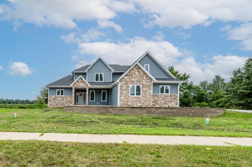 2430 Ulrich Ln, Stevensville, MI, 49127-9230 | Card Image