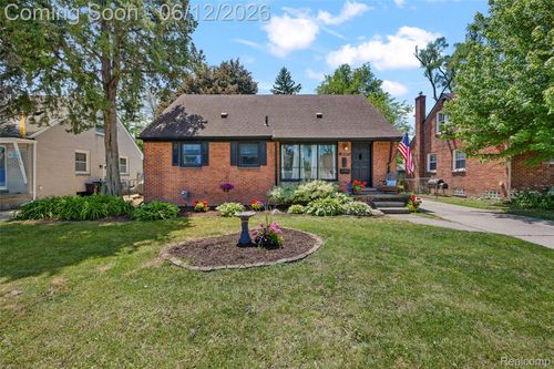10467 W 11 Mile Rd, Huntington Woods, MI, 48070-1109 | Card Image