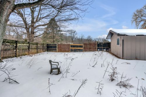 831 Opal Dr, Valparaiso, IN, 46383-8933 | Card Image