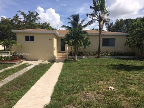 805 Ne 138th St, North Miami, FL, 33161-3246 | Card Image