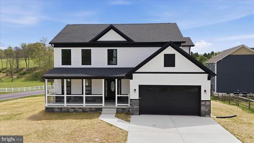 19 Bogey Dr, MARTINSBURG, WV, 25405-5773 | Card Image