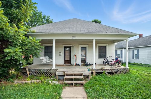 302 N East St, CALIFORNIA, MO, 65018-1730 | Card Image