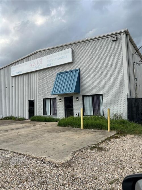 1900 Collins Blvd, Covington, LA, 70433-5668 | Card Image