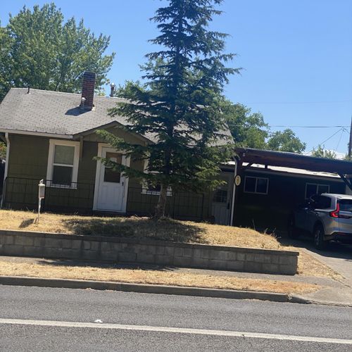 27 Elm St, Medford, OR, 97501-2919 | Card Image
