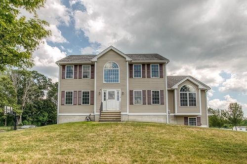 9 Cart Path Rd, Dracut, MA, 01826-4289 | Card Image