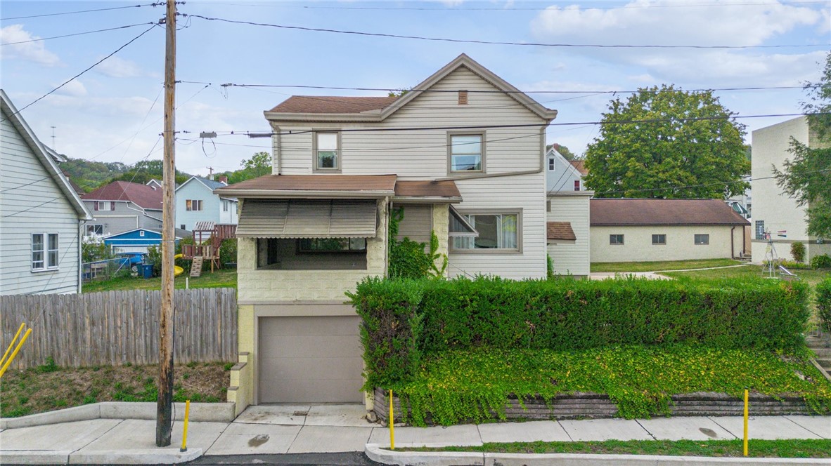 3rd St, Youngwood, PA 15697