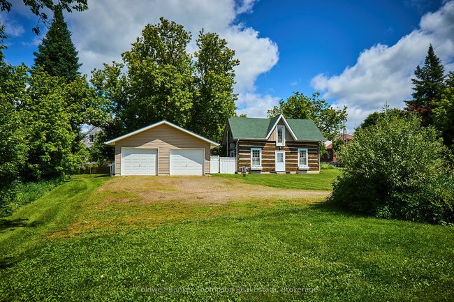 2148 Stisted Rd S, House other with 3 bedrooms, 2 bathrooms and 6 parking in Sprucedale ON | Image 27
