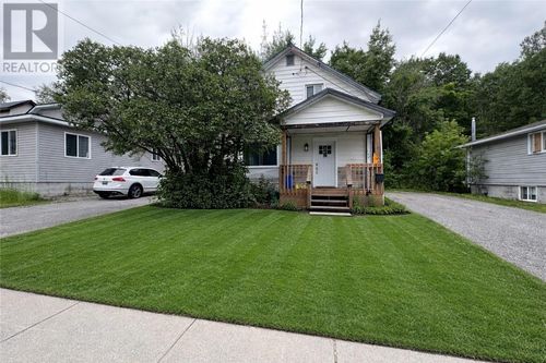 204 Kathleen St, Sudbury, ON, P3C2L8 | Card Image