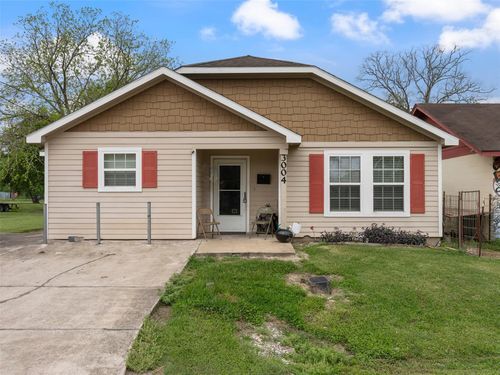 3004 Avenue D, Bay City, TX, 77414-7129 | Card Image