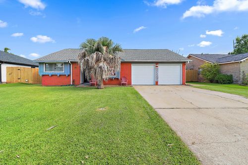 111 Grantham Rd, Baytown, TX, 77521-4216 | Card Image