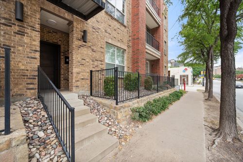 1200-950 Henderson St, Fort Worth, TX, 76102-3586 | Card Image