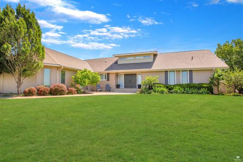 5305 Terra Heights Dr, Manhattan, KS, 66503-8438 | Card Image