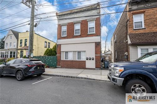 305 Pershing Ave, Carteret, NJ, 07008-3063 | Card Image