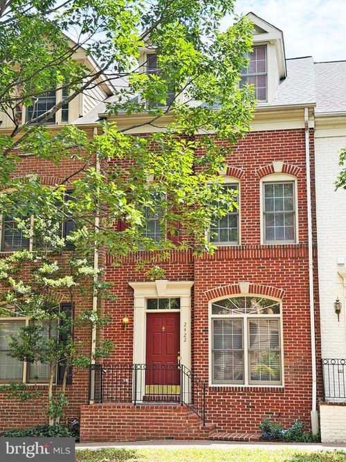 2422 14th St N, ARLINGTON, VA, 22201-5870 | Card Image
