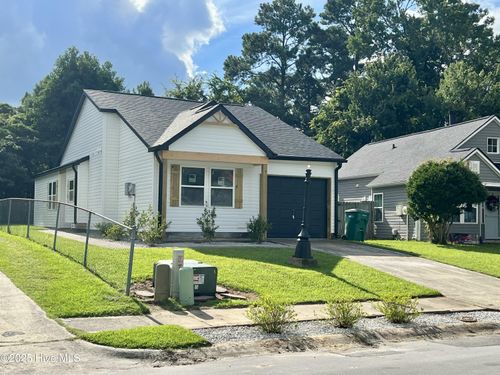 107 Basswood Ct, Jacksonville, NC, 28546-4534 | Card Image