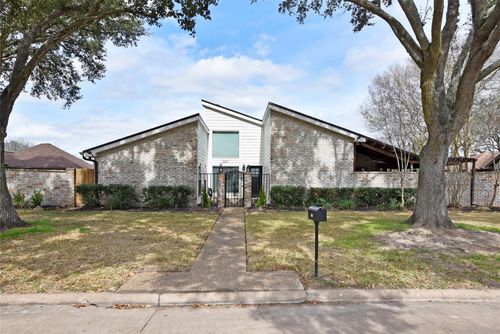 2527 Live Oak Dr, Rosenberg, TX, 77471-6017 | Card Image