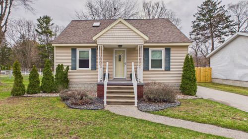 4440 Henry St, Norton Shores, MI, 49441-4928 | Card Image