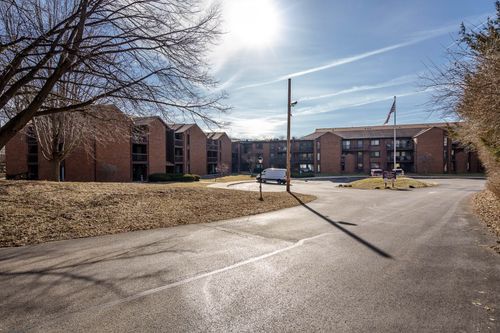 268-2929 Sunnyside Dr, Rockford, IL, 61114-6000 | Card Image