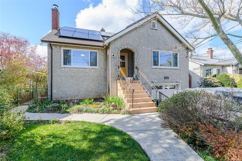 3090 Balfour Ave, Victoria, BC, V9A1R8 | Card Image