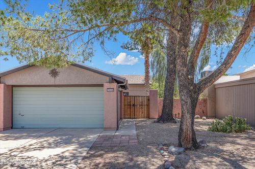 1040 N Independence Ave, Tucson, AZ, 85748-1985 | Card Image