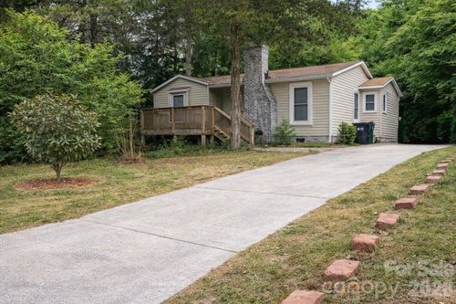 7811 Heatherdale Ct, Charlotte, NC, 28212-6579 | Card Image