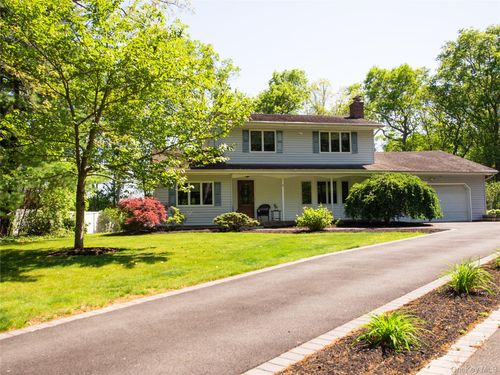 8 Donnatella Ln, Nesconset, NY, 11767-1706 | Card Image