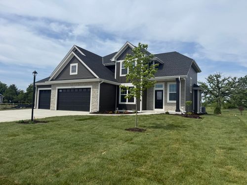 W215N4855 Kathleen Dr, Menomonee Falls, WI, 53051-1664 | Card Image