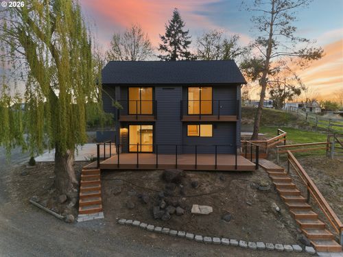 54027 Summers Ln, Milton-Freewater, OR, 97862-7424 | Card Image