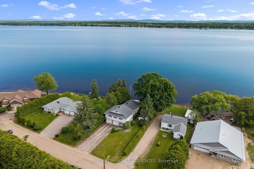 907 Cedar Lane, Pembroke, ON, K8A2G6 | Card Image