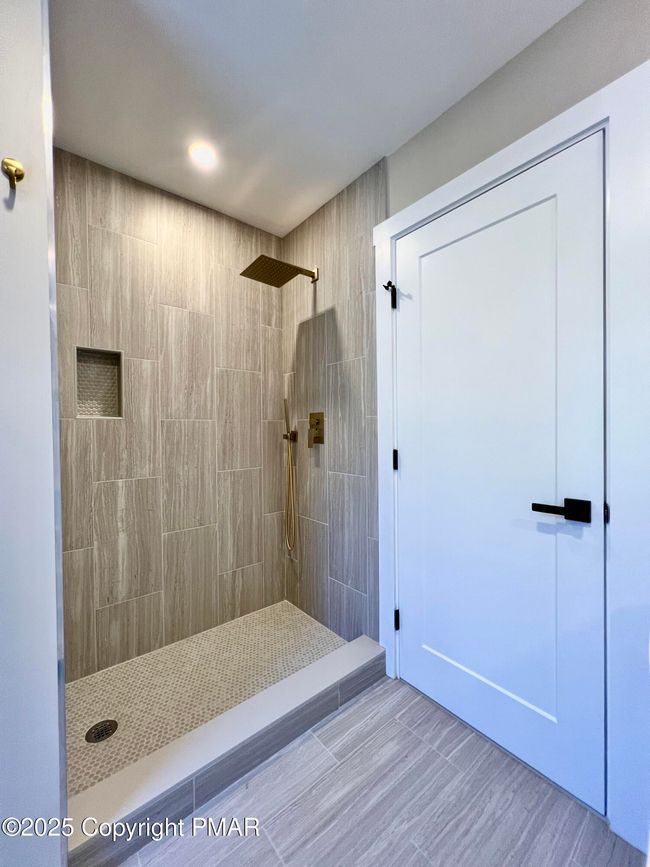 Master Shower | Image 26