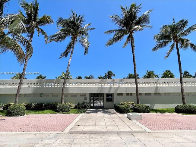 APT-410 - 2899 Collins Ave, Condo with 0 bedrooms, 1 bathrooms and null parking in Miami Beach FL | Image 16