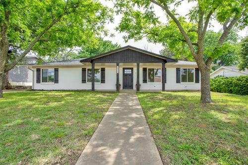 2910 W Crawford St, Denison, TX, 75020-3922 | Card Image