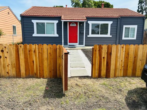 144 Hogan Ave, Vallejo, CA, 94589-1920 | Card Image