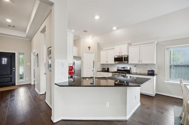 31125 Aspen Gate Trl, House other with 3 bedrooms, 2 bathrooms and 2 parking in Spring TX | Image 6