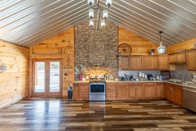 Custom Home and Acreage for Sale14 | Image 15