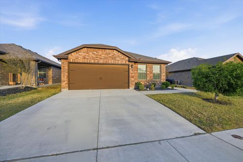 9308 Desertrock Rd, Fort Worth, TX, 76131-1881 | Card Image
