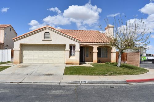 2125 Bramble Ln, Palmdale, CA, 93550-7060 | Card Image