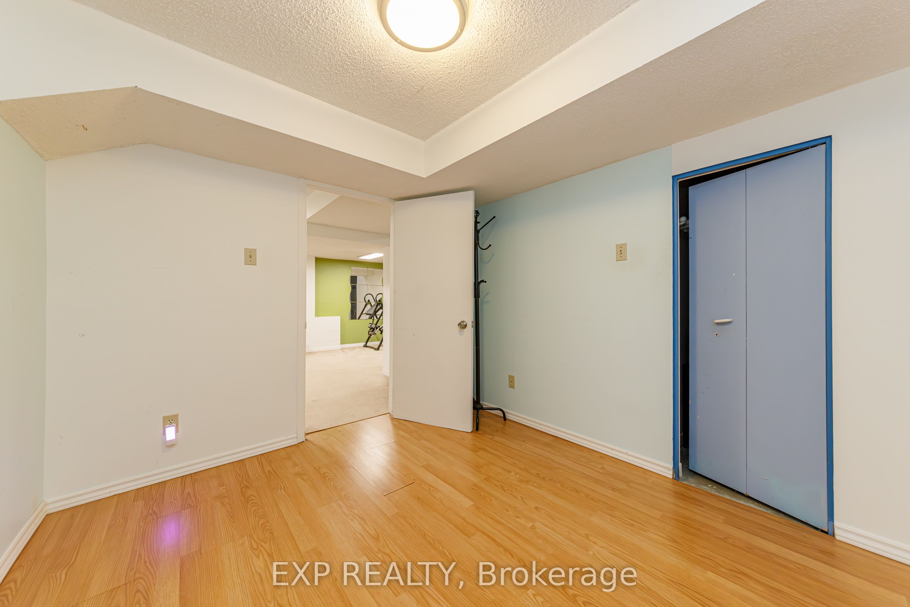 Residential in Cyrville - Carson Grove - Pineview
