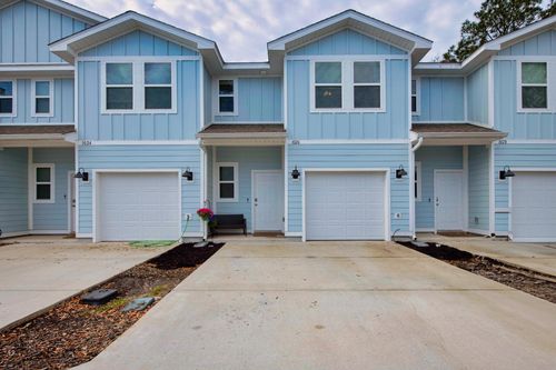 1026 Mclaren Cir, Fort Walton Beach, FL, 32547-1194 | Card Image