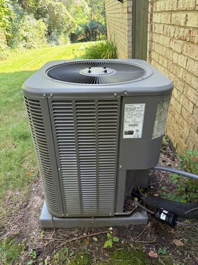 Exterior view of a central AC unit | Image 31