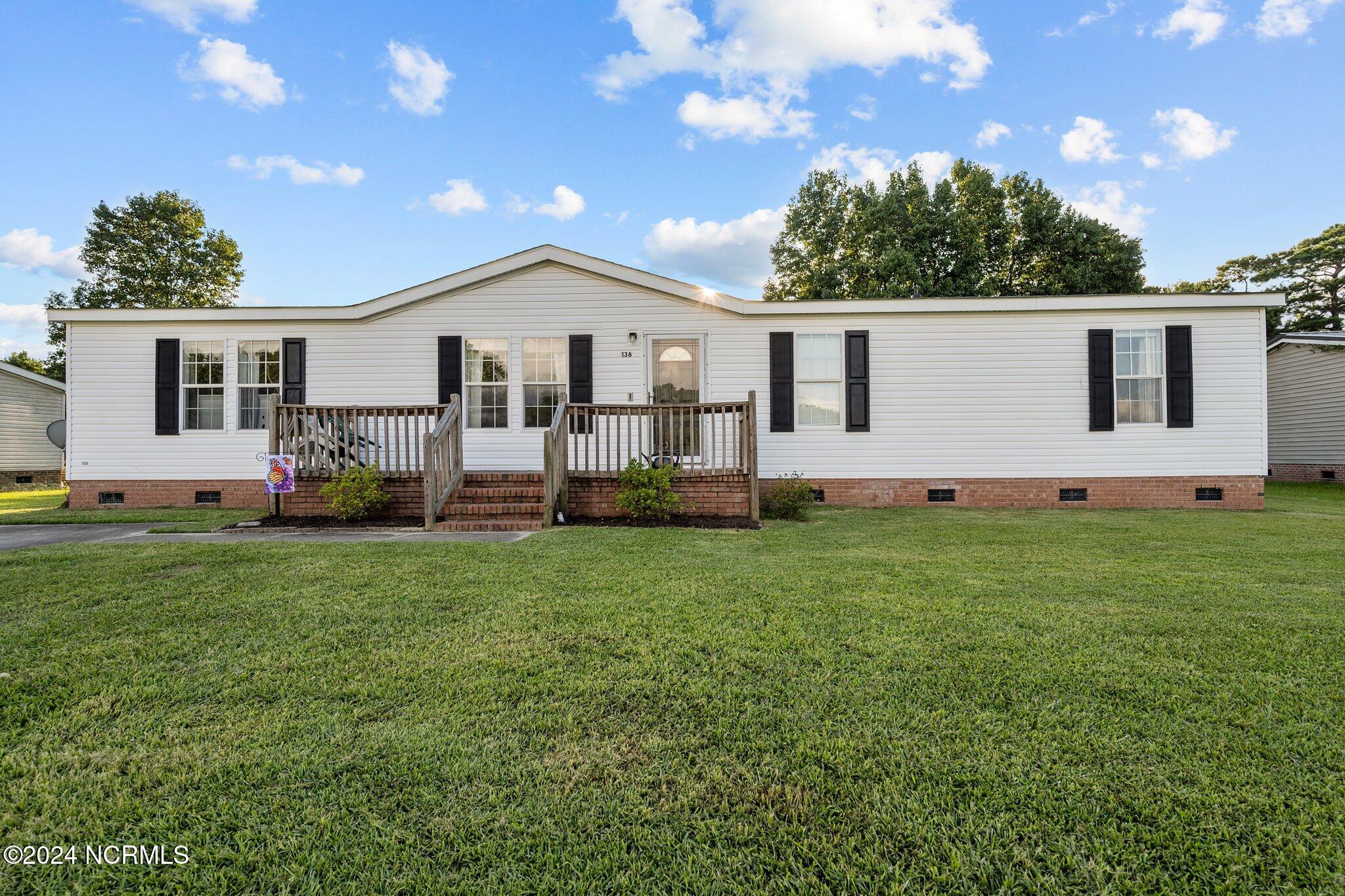 Corena Ave, Maysville, NC 28555