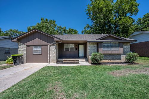 926 Charles Dr, Ada, OK, 74820-8072 | Card Image