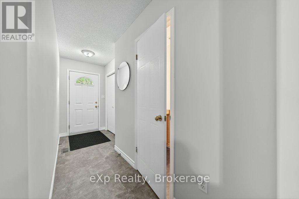 Residential in Guelph (Pineridge/Westminster Woods) 5