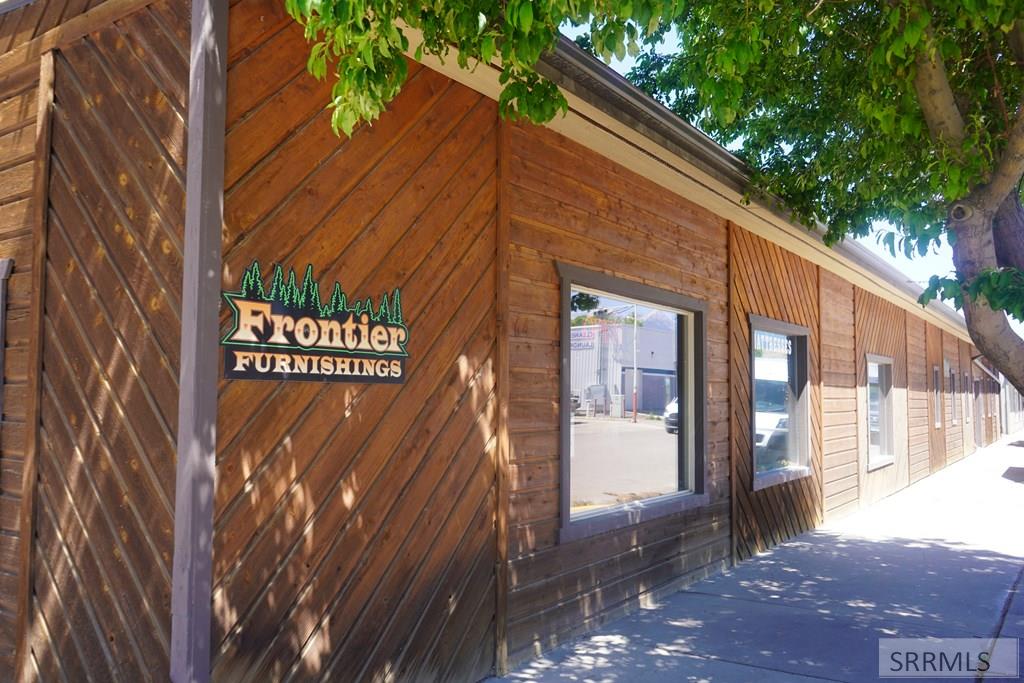 Commercial Sale in Salmon 2