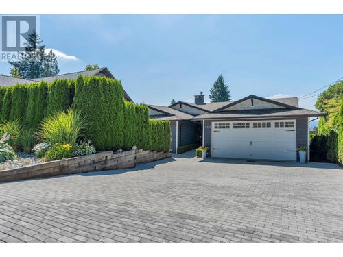 169 Carisbrooke Rd E, North Vancouver, BC, V7N1N1 | Card Image