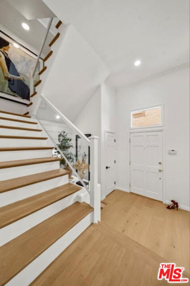 APT-11 - 4414 Moorpark Way, Townhouse with 2 bedrooms, 3 bathrooms and null parking in Toluca Lake CA | Image 38