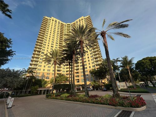 apt-1712-19501 W Country Club Dr, Aventura, FL, 33180-2478 | Card Image
