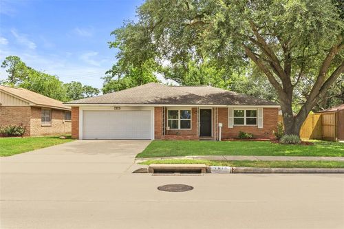 9614 Hammerly Blvd, Houston, TX, 77080-5318 | Card Image