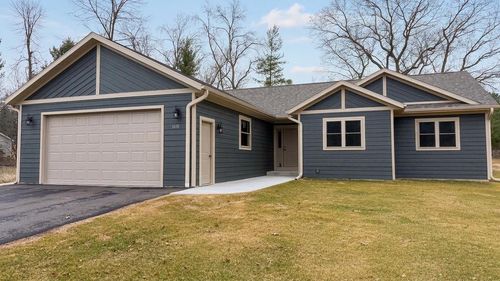 1618 Michigan Ave, Wisconsin Dells, WI, 53965-1321 | Card Image