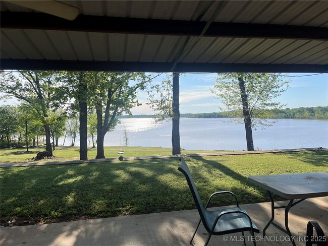 Enjoy the beautiful lake view from the back porch | Image 29